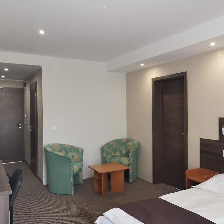באלאטונפורד Hotel Tagore מראה חיצוני תמונה