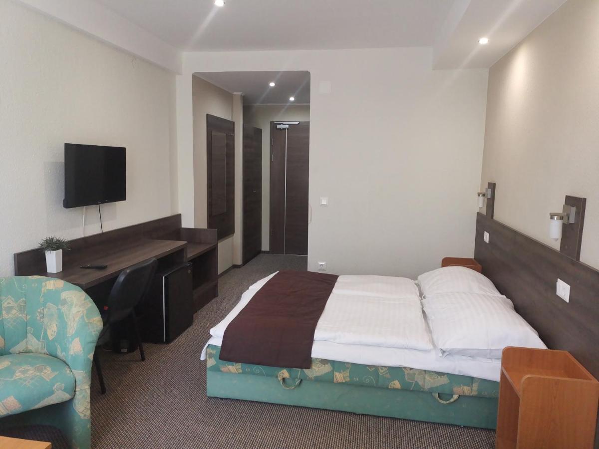 באלאטונפורד Hotel Tagore מראה חיצוני תמונה