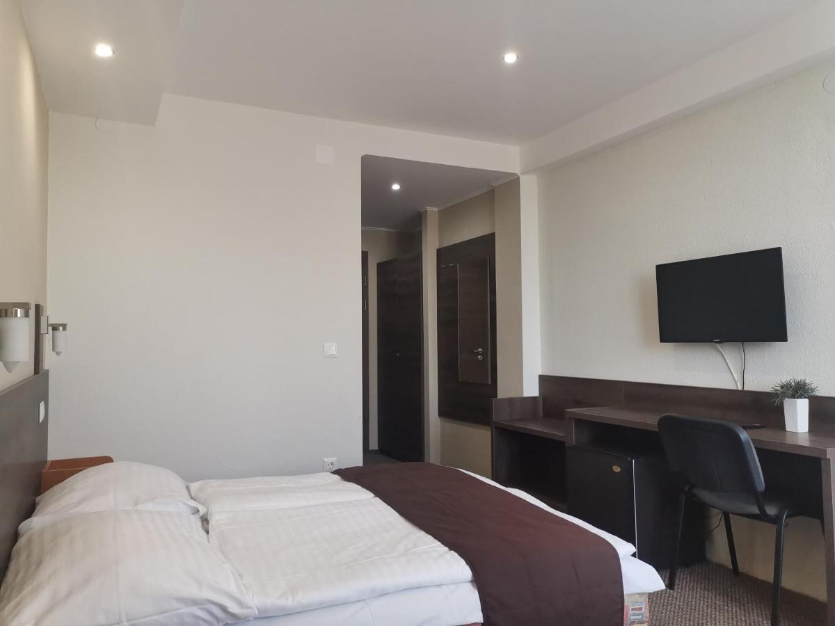 באלאטונפורד Hotel Tagore מראה חיצוני תמונה