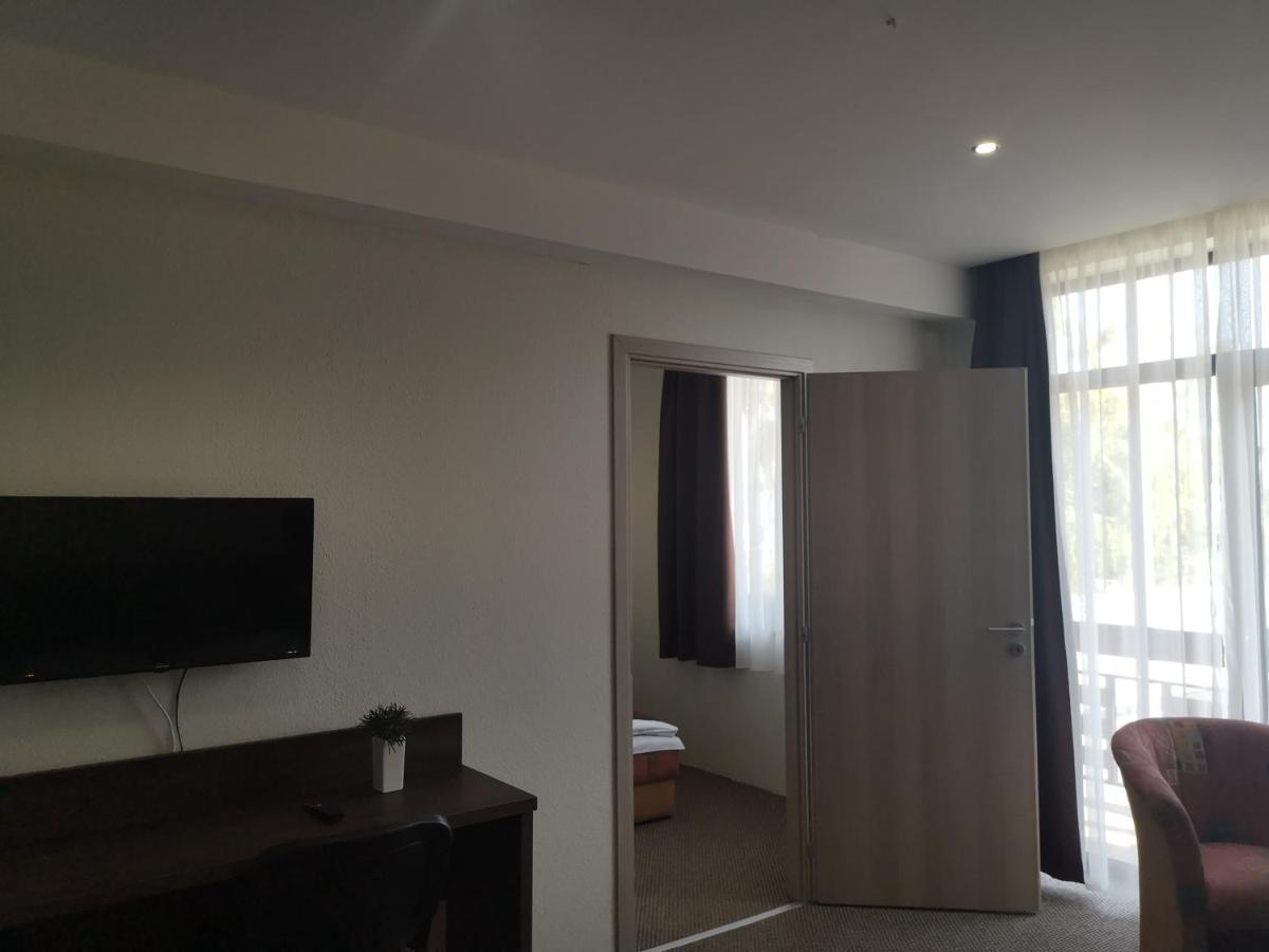 באלאטונפורד Hotel Tagore מראה חיצוני תמונה