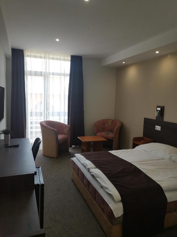 באלאטונפורד Hotel Tagore מראה חיצוני תמונה