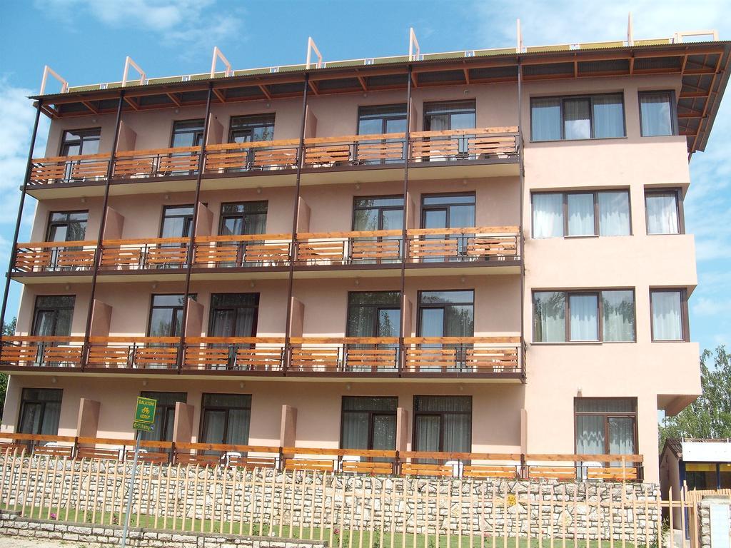 באלאטונפורד Hotel Tagore מראה חיצוני תמונה