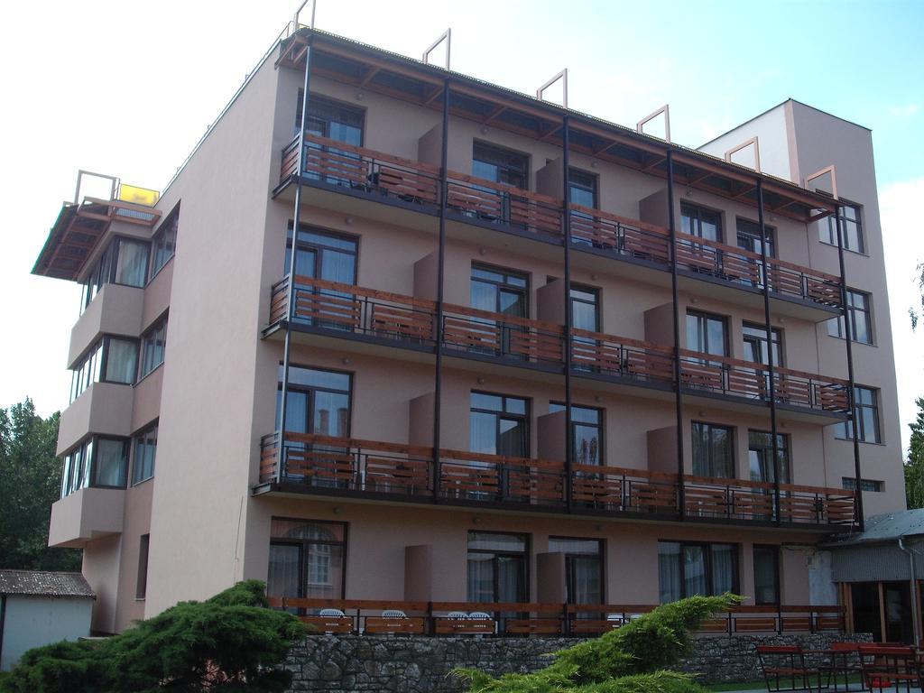 באלאטונפורד Hotel Tagore מראה חיצוני תמונה
