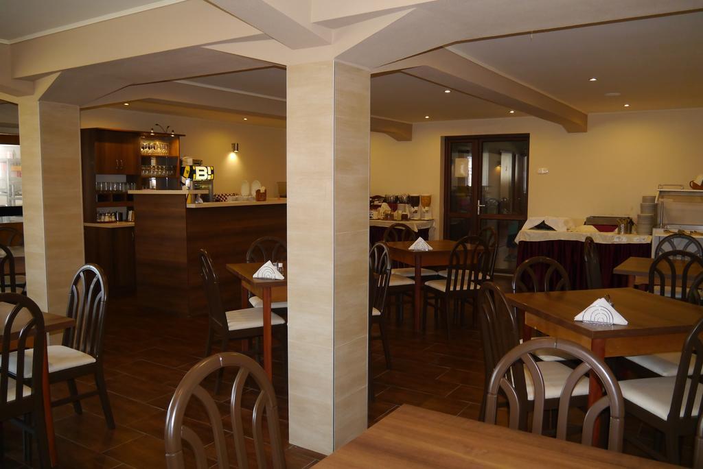 באלאטונפורד Hotel Tagore מראה חיצוני תמונה