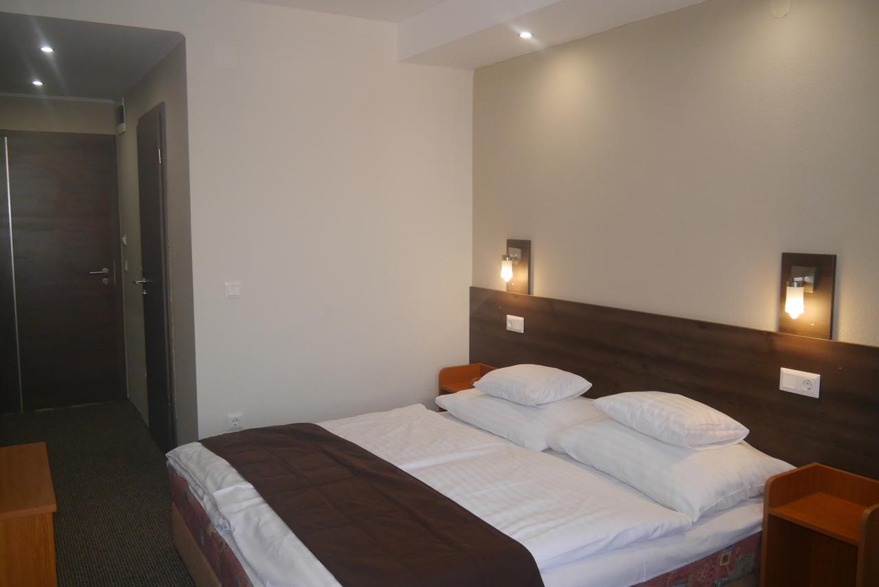 באלאטונפורד Hotel Tagore מראה חיצוני תמונה