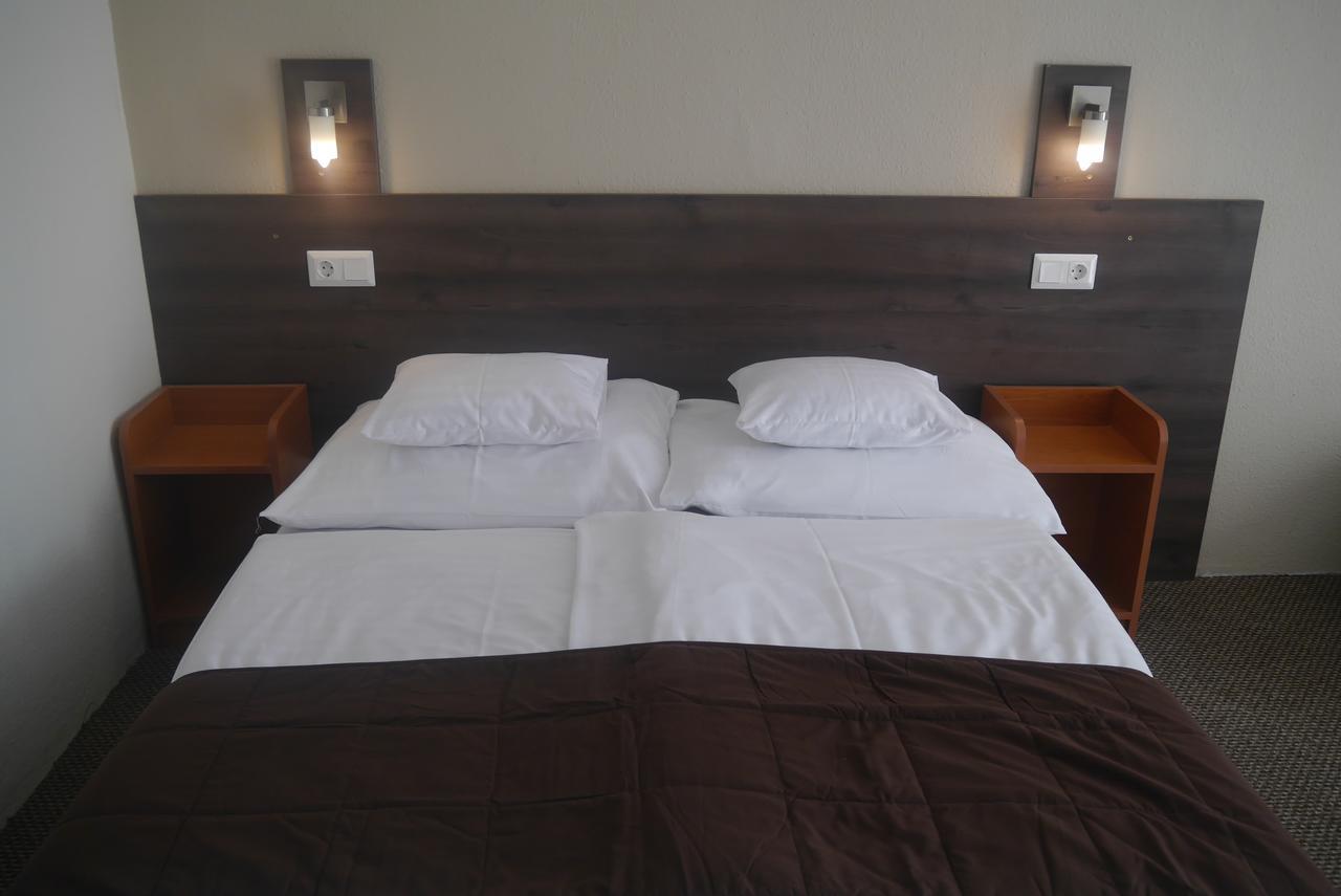 באלאטונפורד Hotel Tagore מראה חיצוני תמונה