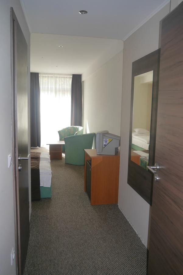 באלאטונפורד Hotel Tagore מראה חיצוני תמונה