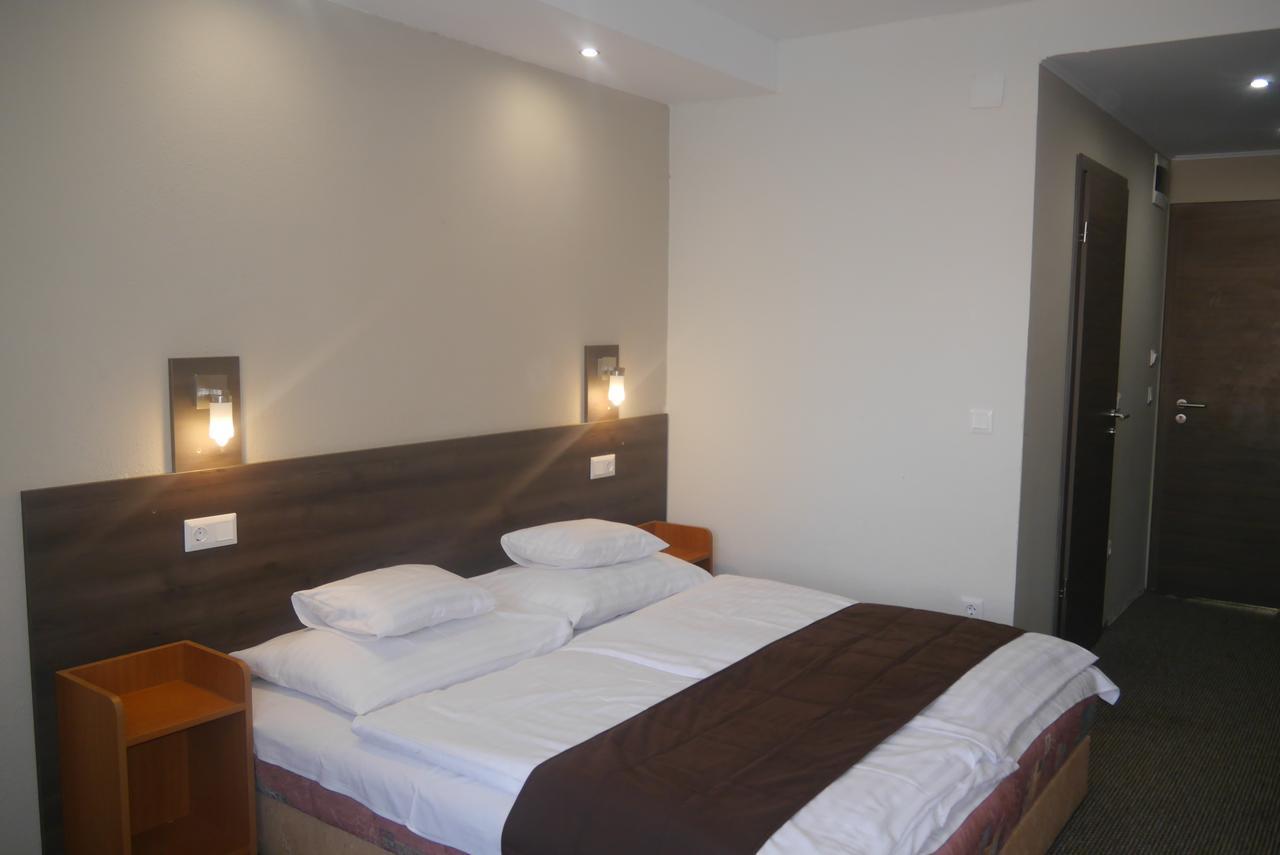 באלאטונפורד Hotel Tagore מראה חיצוני תמונה
