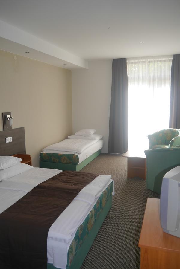באלאטונפורד Hotel Tagore מראה חיצוני תמונה