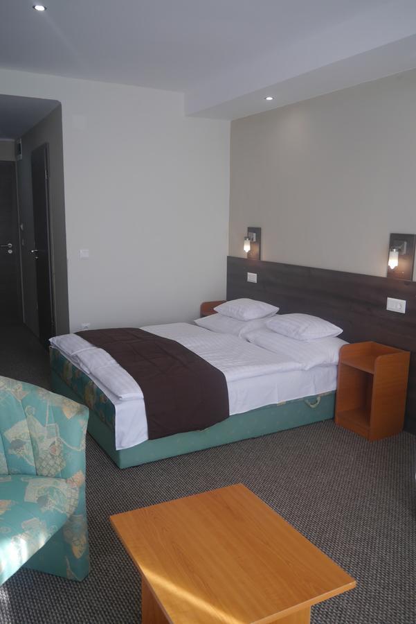 באלאטונפורד Hotel Tagore מראה חיצוני תמונה