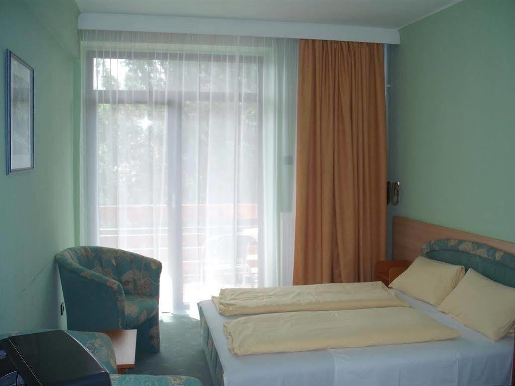 באלאטונפורד Hotel Tagore מראה חיצוני תמונה
