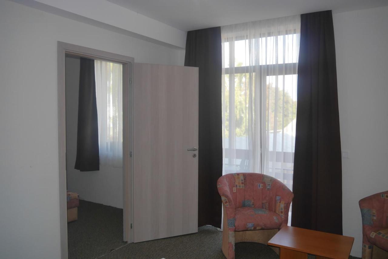 באלאטונפורד Hotel Tagore מראה חיצוני תמונה